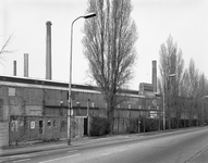 52139 Gezicht op de fabriekshallen van de N.V. Nederlandse Staalfabrieken DEMKA voorheen J.M. de Muinck Keizer ...